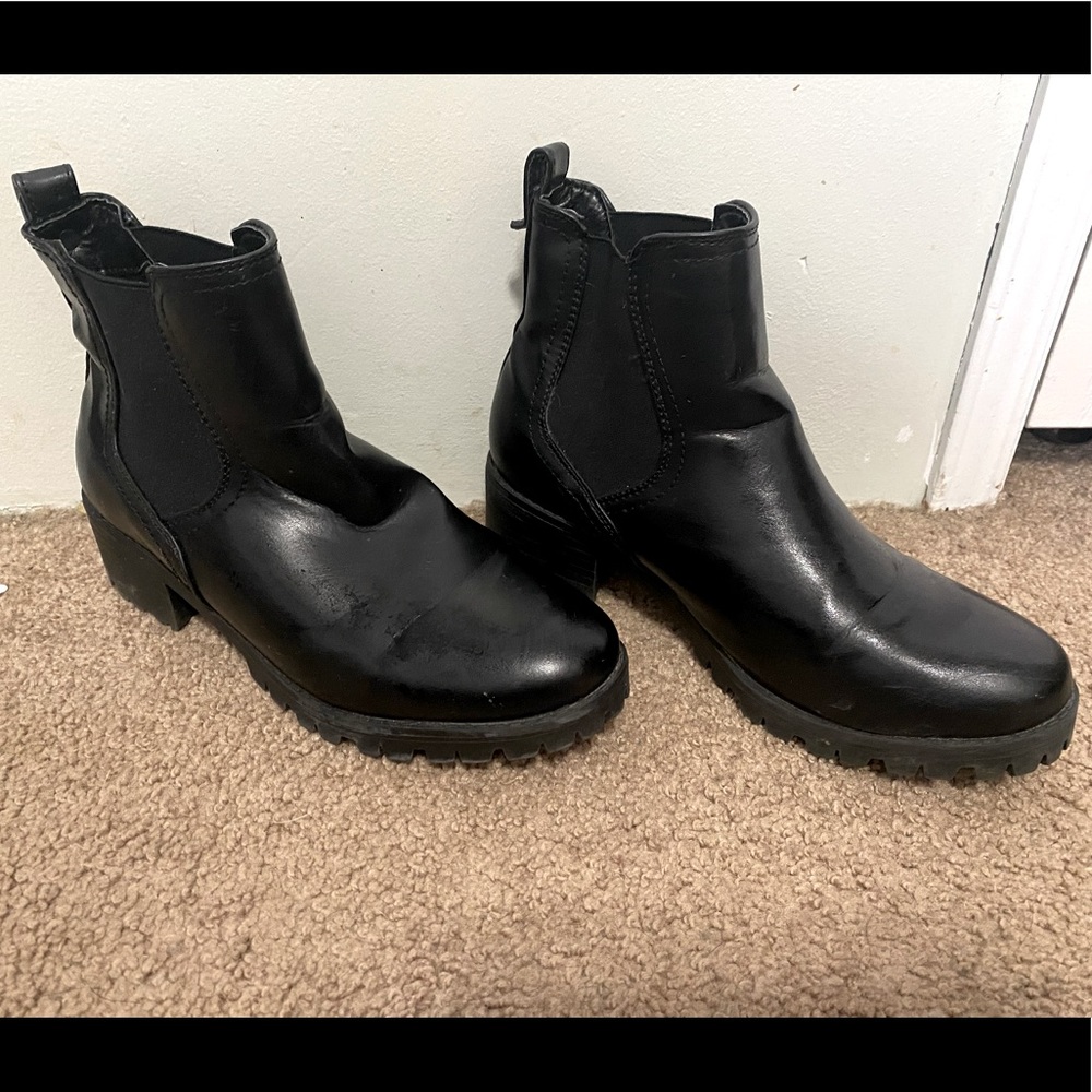 Cute black booties.